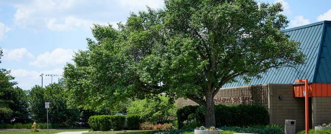 Exterior view of Bolingbrook Park District building