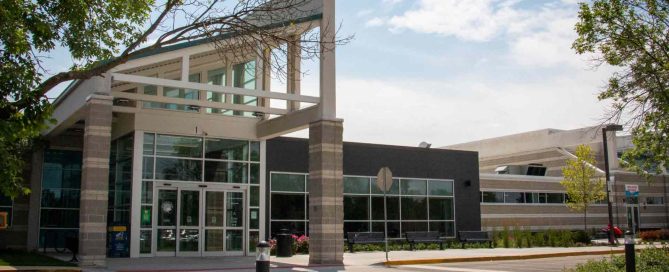 Exterior of Bolingbrook Recreation & Aquatic Complex